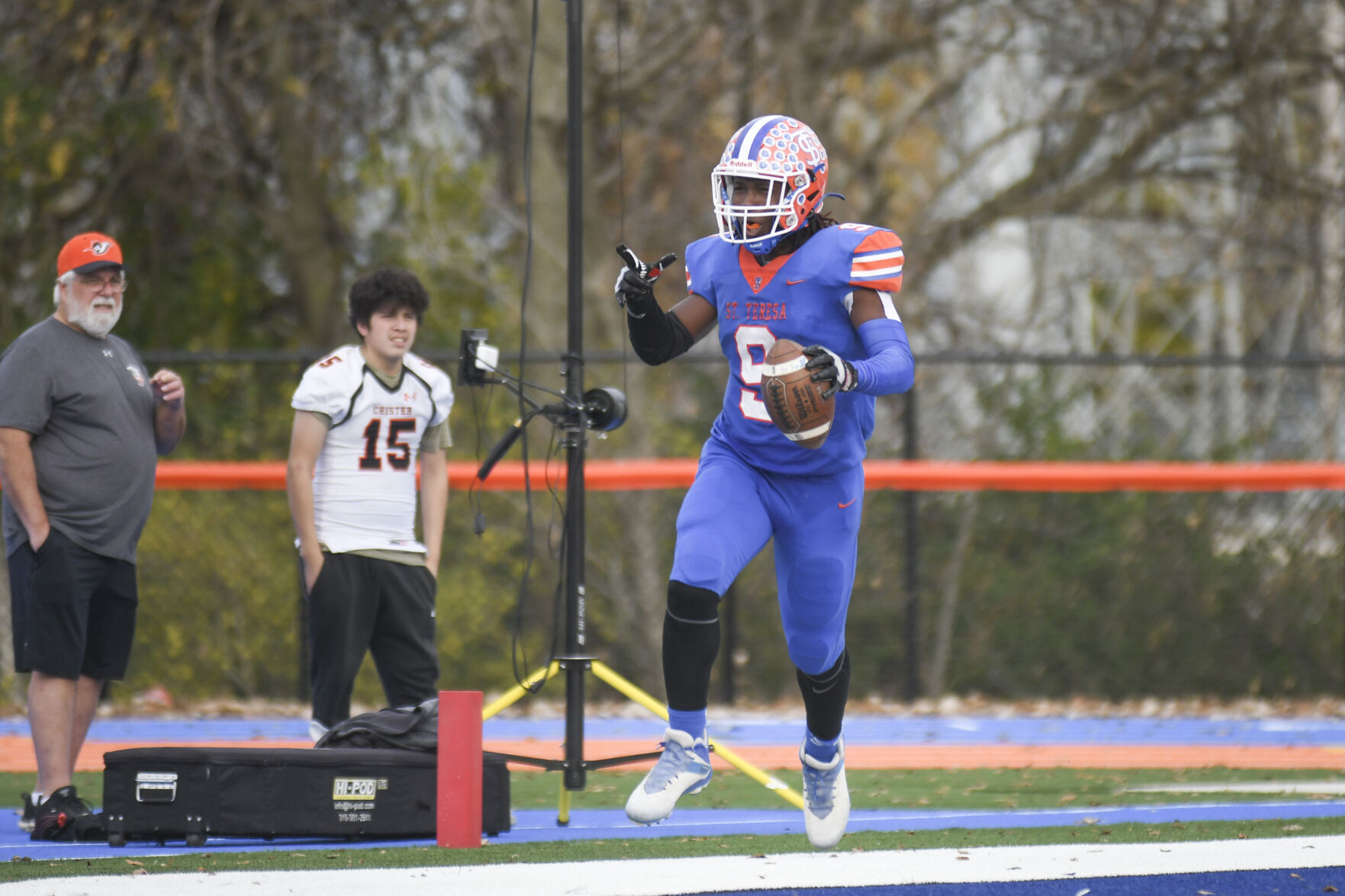 103022-dec-spt-st-teresa-football-gallery_22.JPG